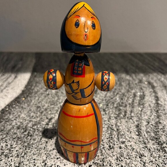 RUSSIAN VINTAGE ARTISAN WOOD PEG DOLL HAND PAINTED FOLK ART DOLL - Picture 1 of 6